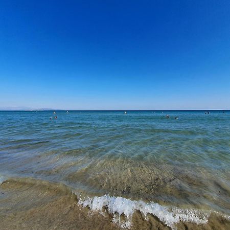 Artemis Bay Apartments Near Sea And Airport ภายนอก รูปภาพ